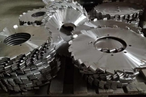 熱噴涂廠家?guī)懔私鉄釃娡砍Ｒ姷男迯?fù)類型有哪些？